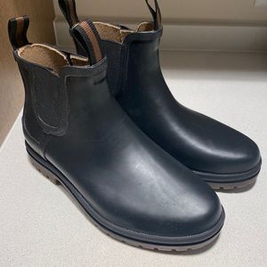 LL Bean Women's Rugged Wellie Chelsea Boots size 8